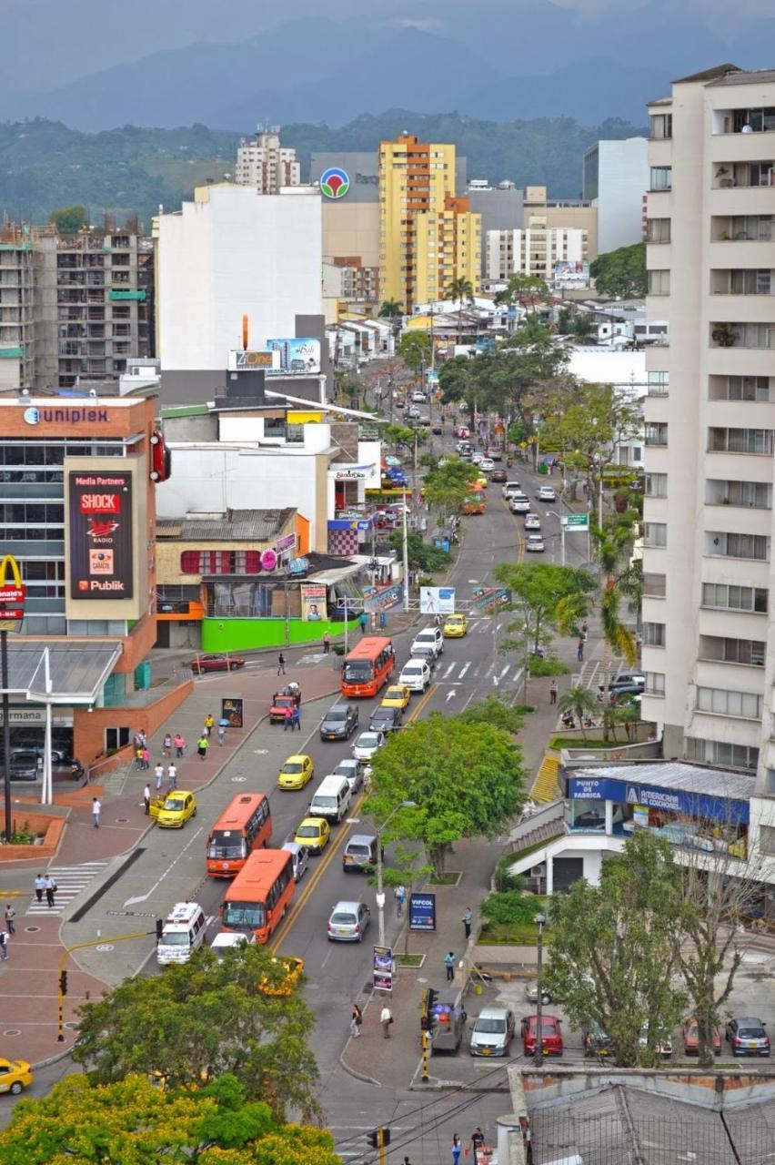 Invicos Pereira Esterno foto